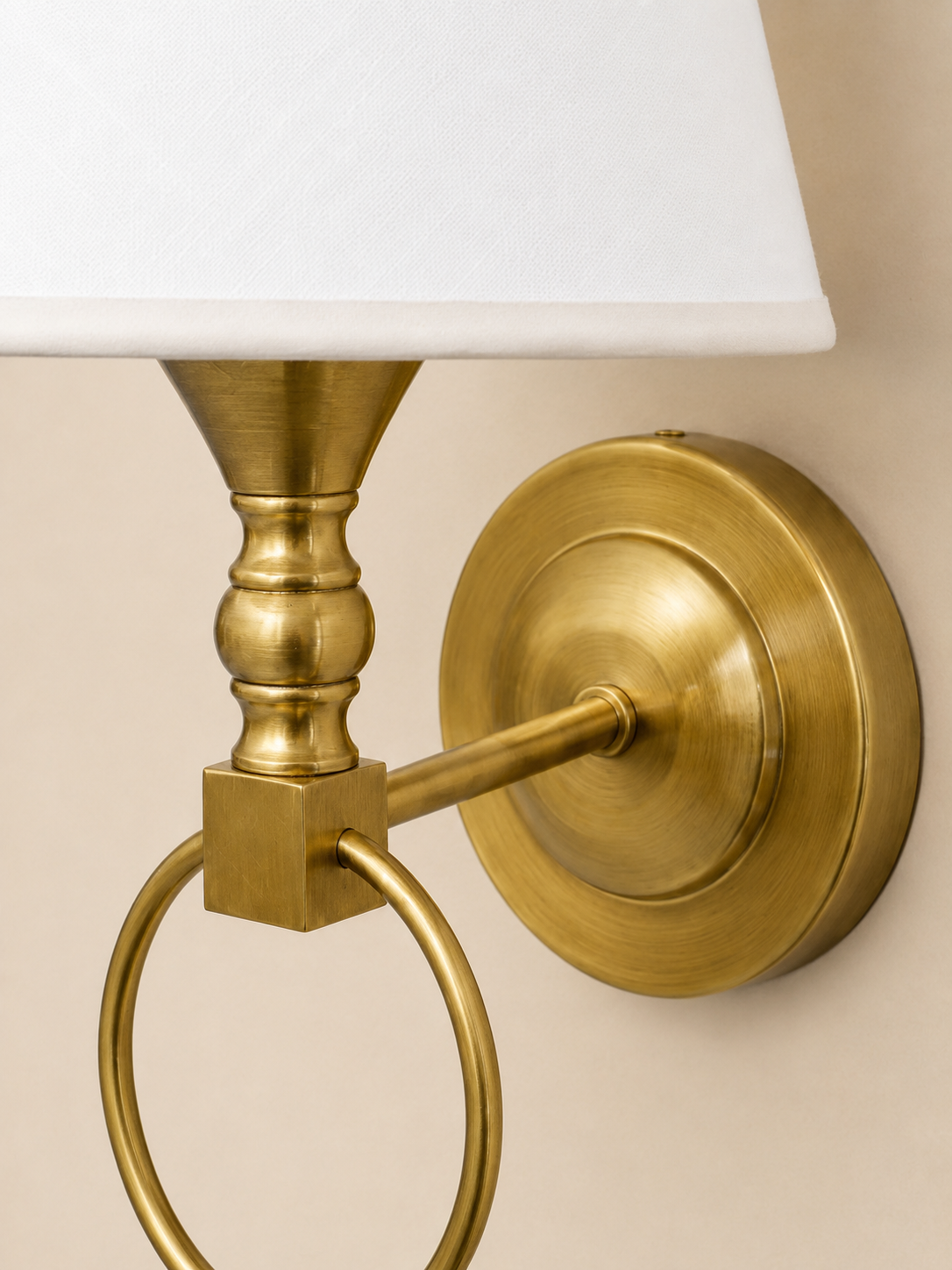Halkalı train sconce