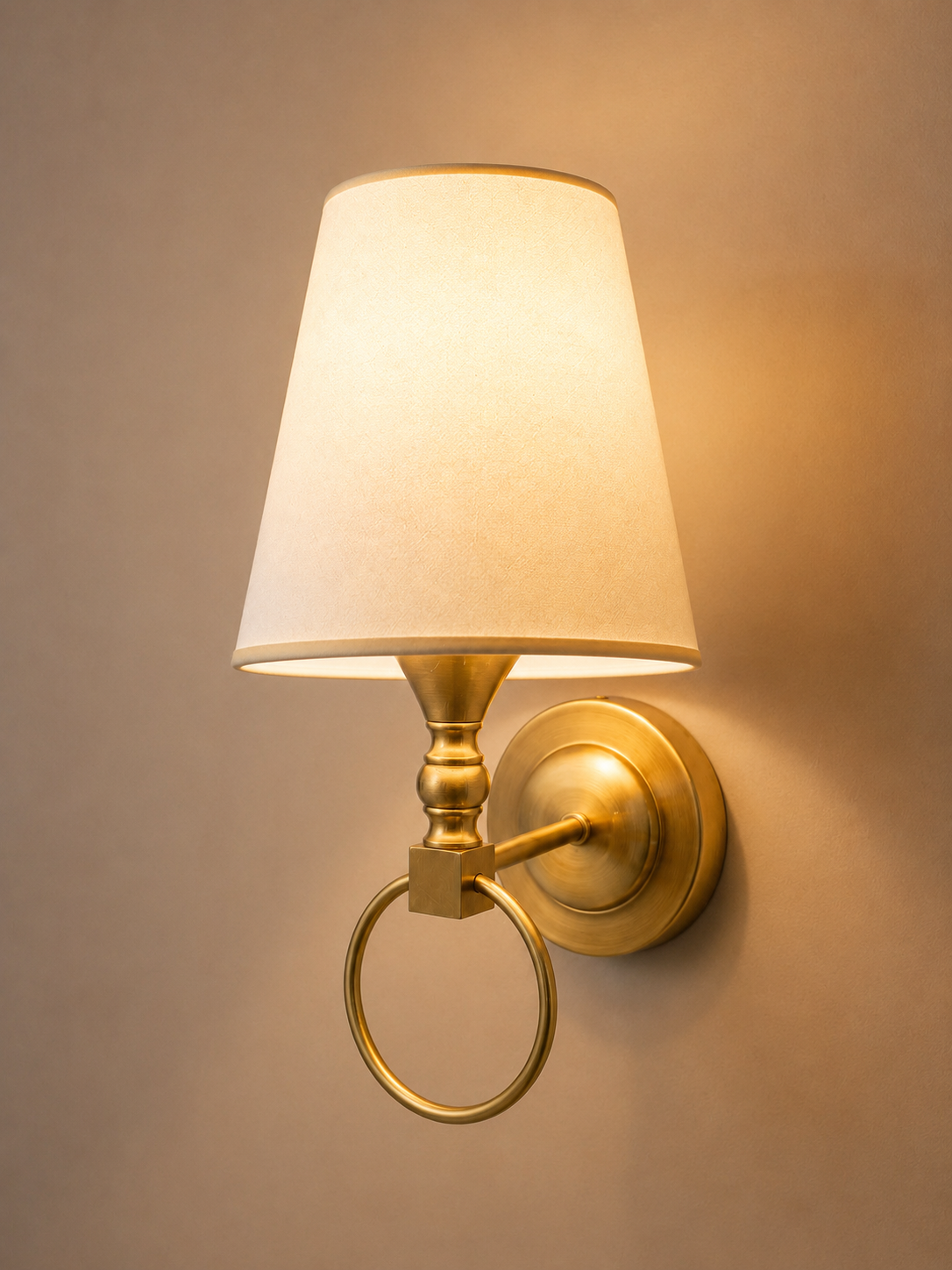 Halkalı train sconce